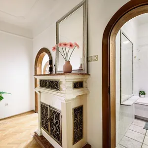  Отель Stylish Homes Downtown Buda